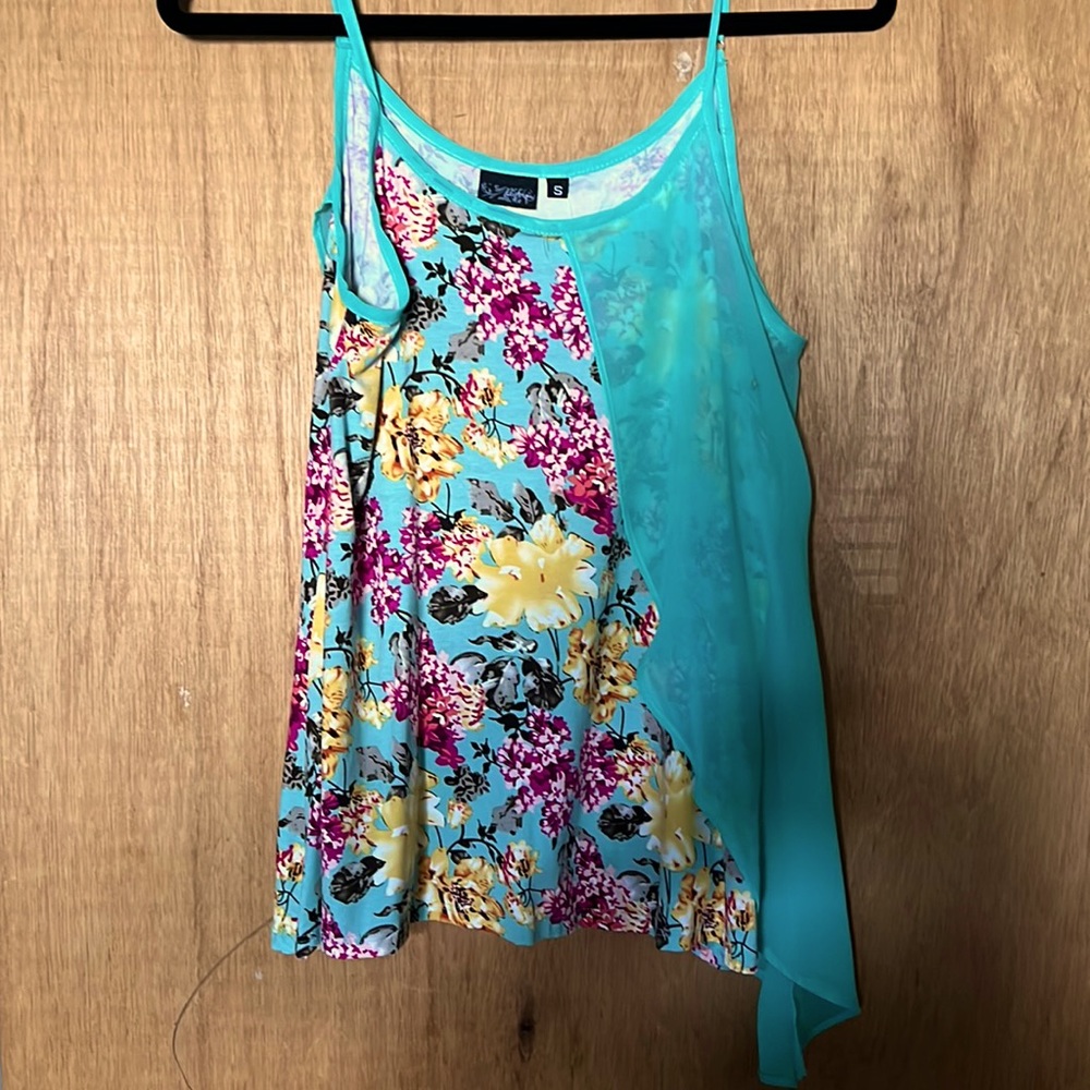 NWT Daytrip strappy floral tank sz S
